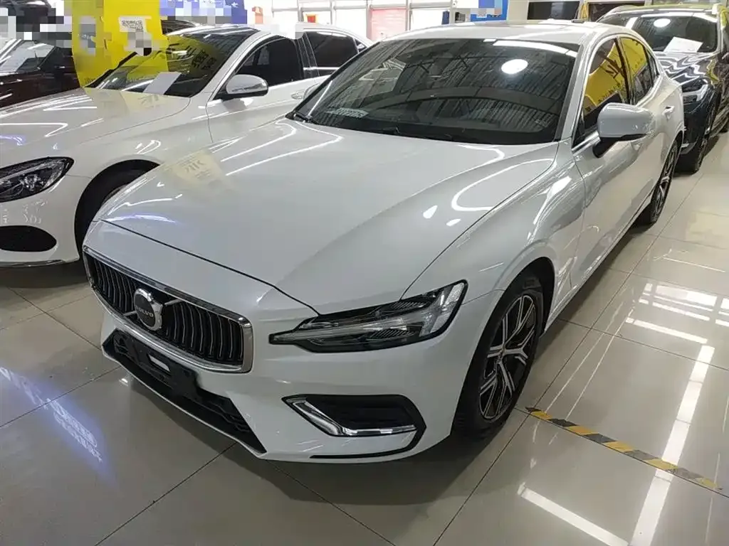 Volvo S60 2024 из CN, фото 7