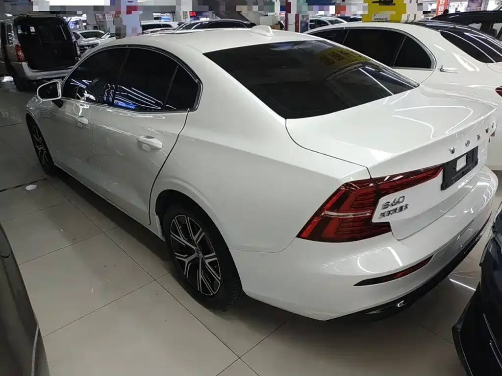 Volvo S60 2024 из CN, фото 5