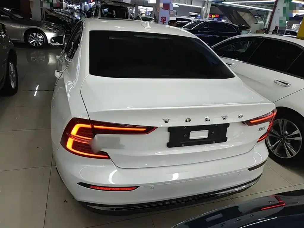 Volvo S60 2024 из CN, фото 10