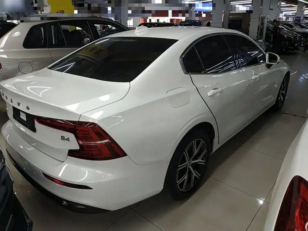 Volvo S60 2024 из CN, фото 3