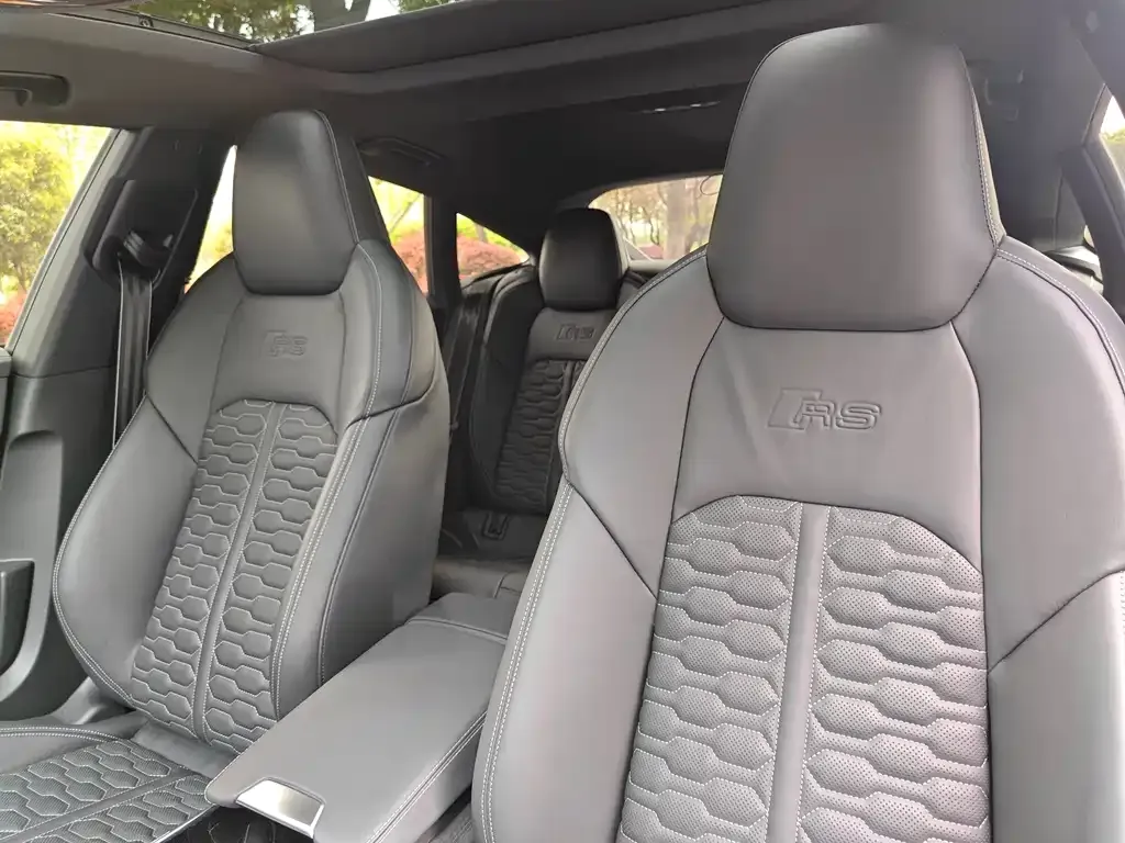 Audi RS 7 2021 из CN, фото 4