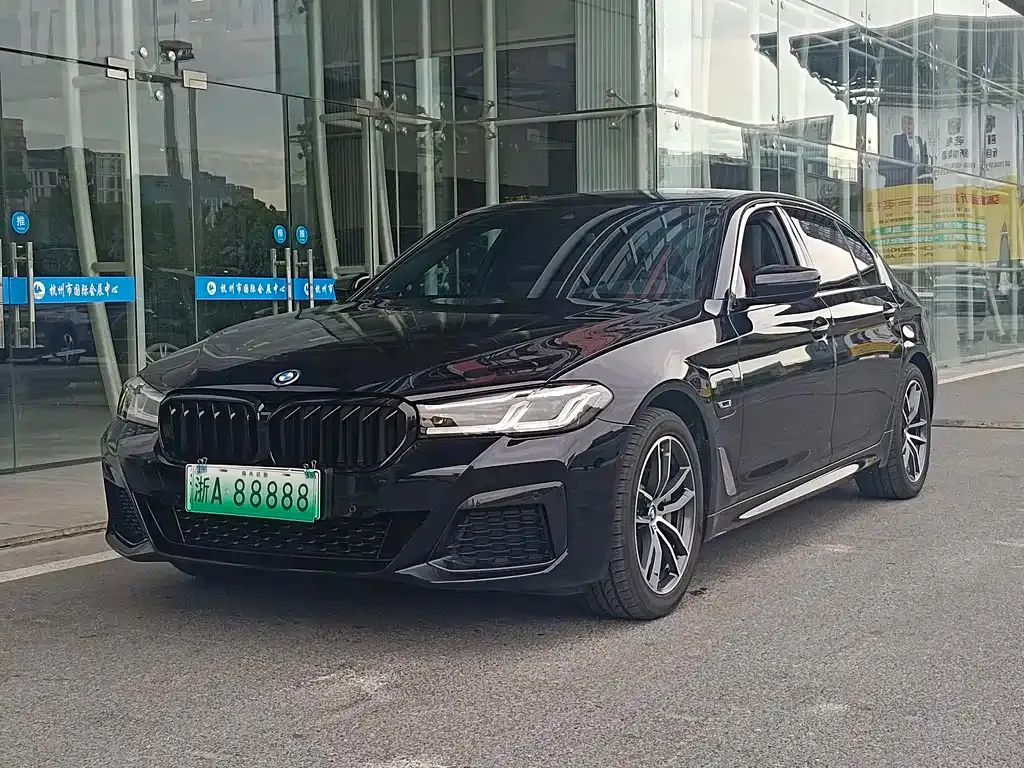 BMW 5 Series New Energy — фото 1