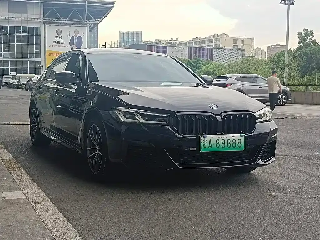 BMW 5 Series New Energy — фото 4