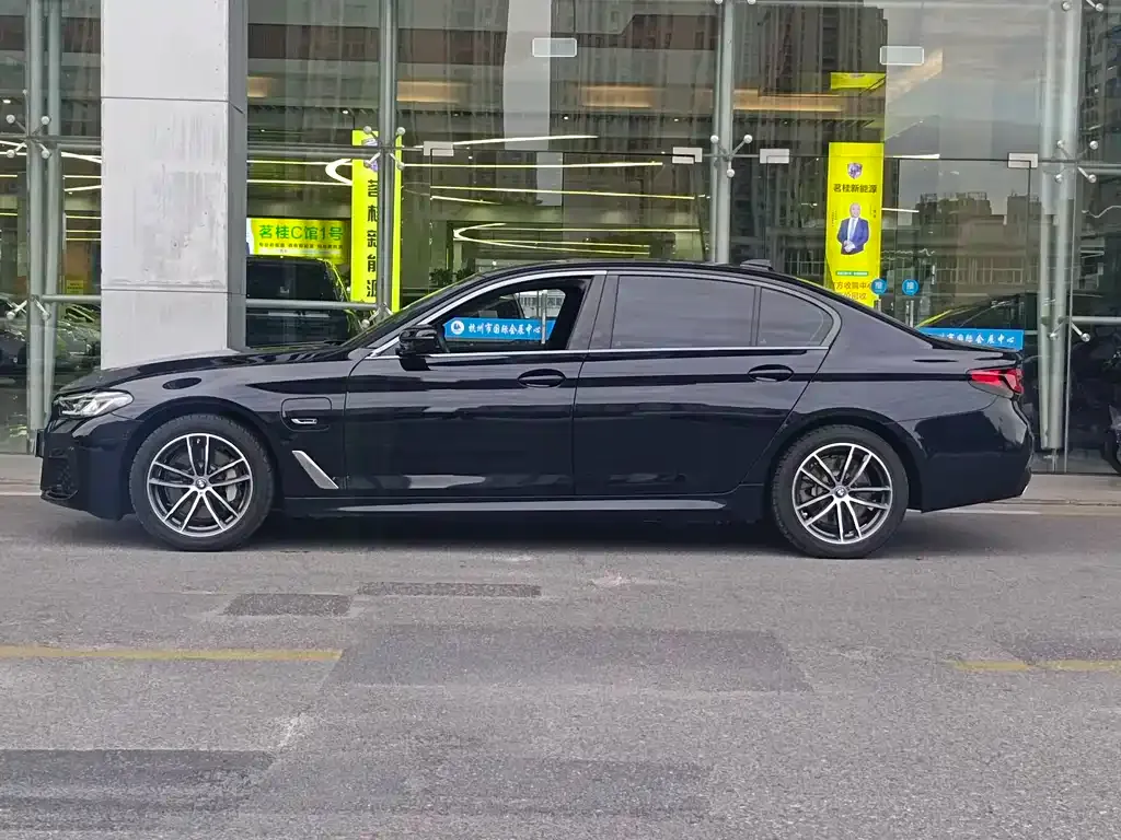 BMW 5 Series New Energy — фото 6
