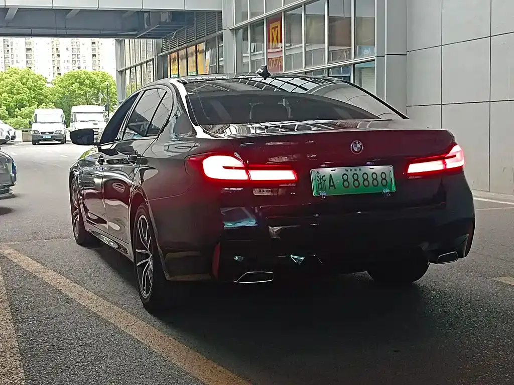 BMW 5 Series New Energy — фото 8