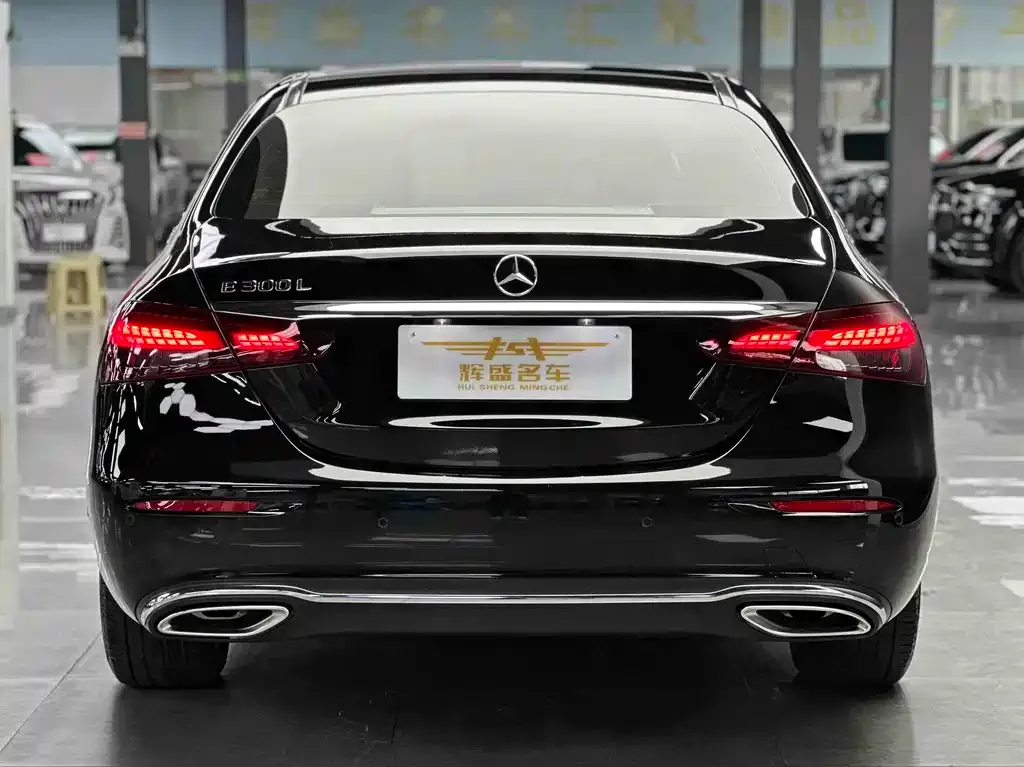 Mercedes-Benz E-Class — фото 5