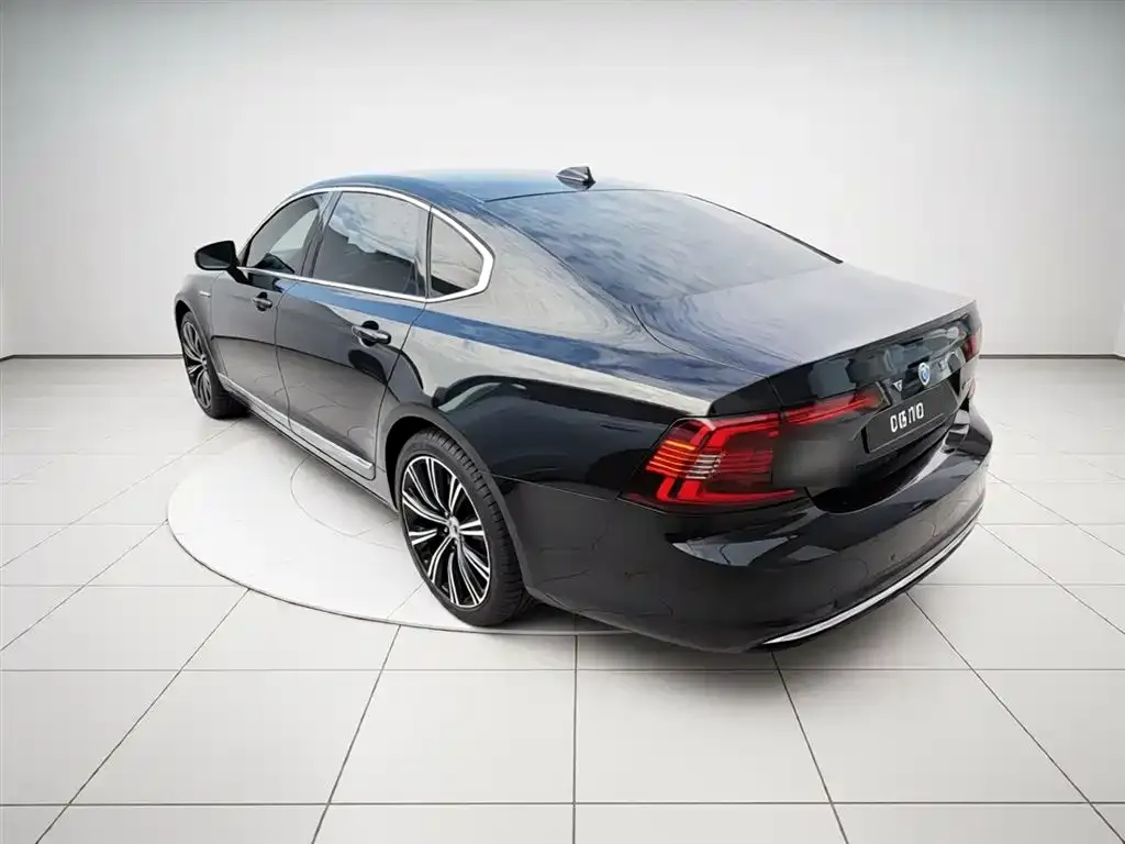 Volvo S90 — фото 3