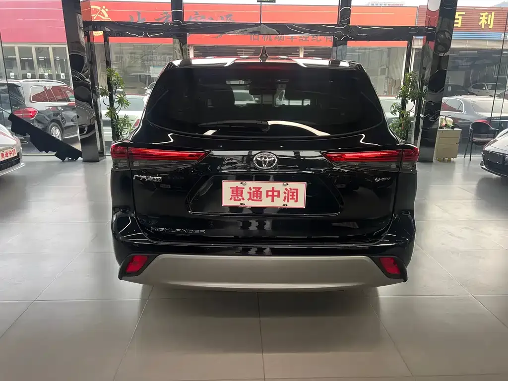 Toyota Highlander — фото 4