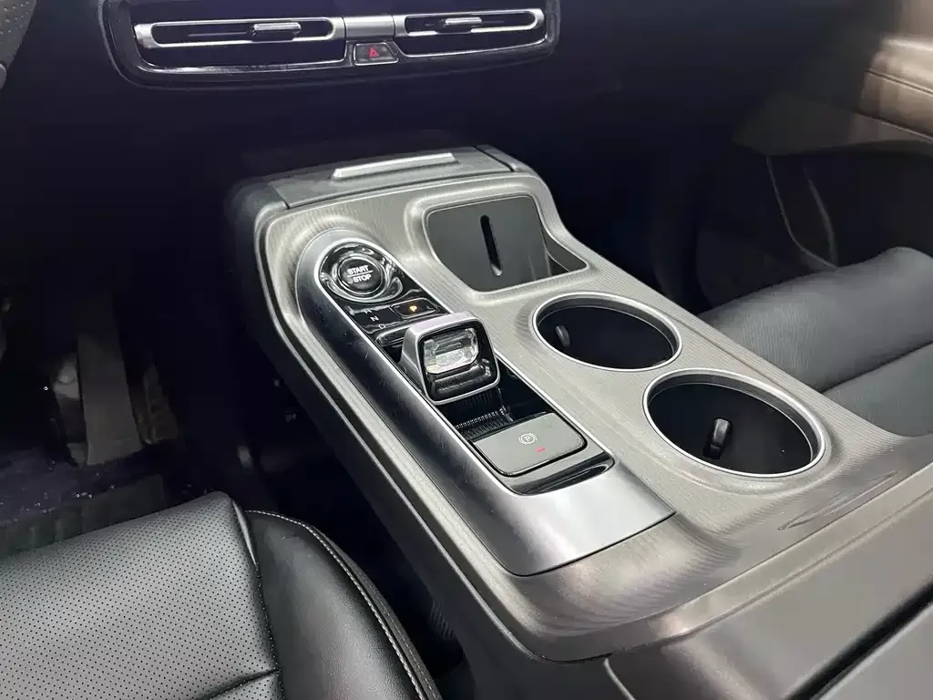 GAC Motor E8 Hybrid 2024 из CN, фото 8
