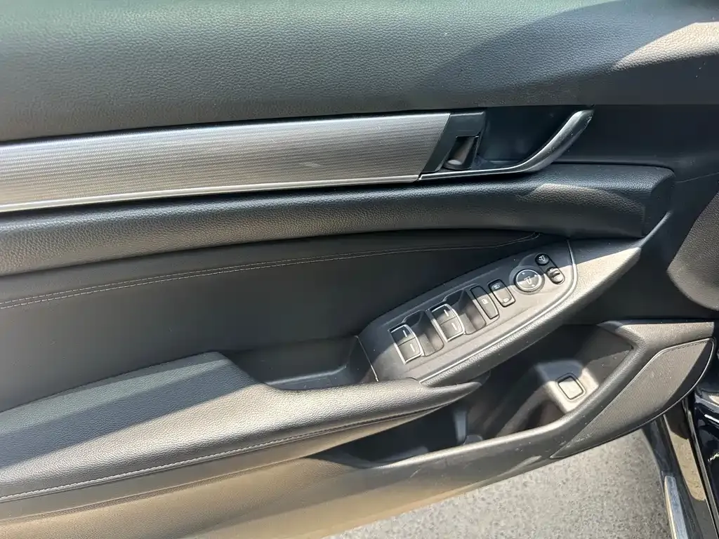 Honda Accord — фото 10