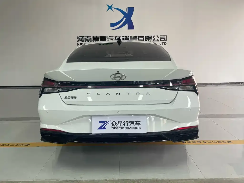 Hyundai Elantra — фото 4