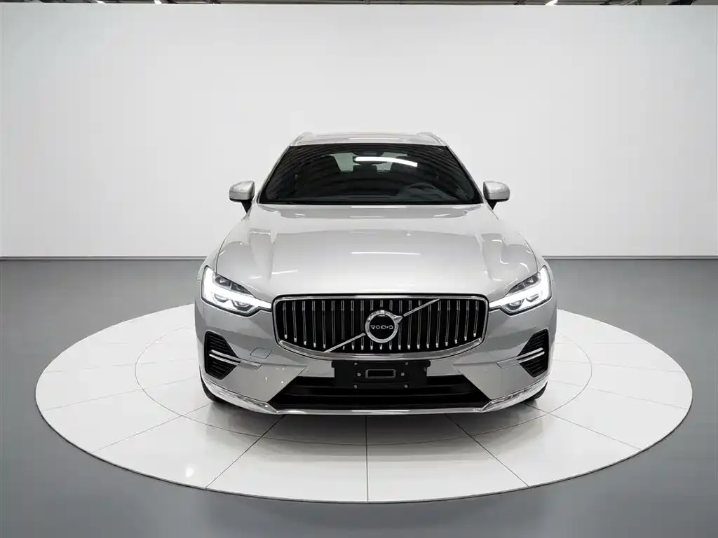 Volvo XC60 — фото 2