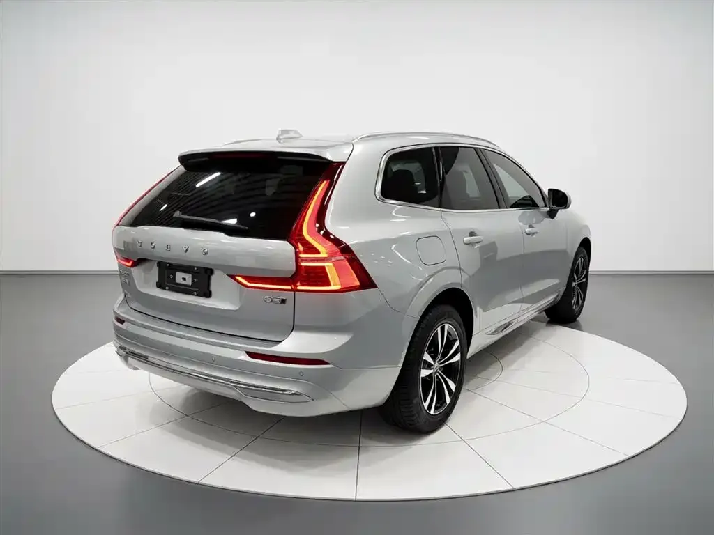 Volvo XC60 — фото 5