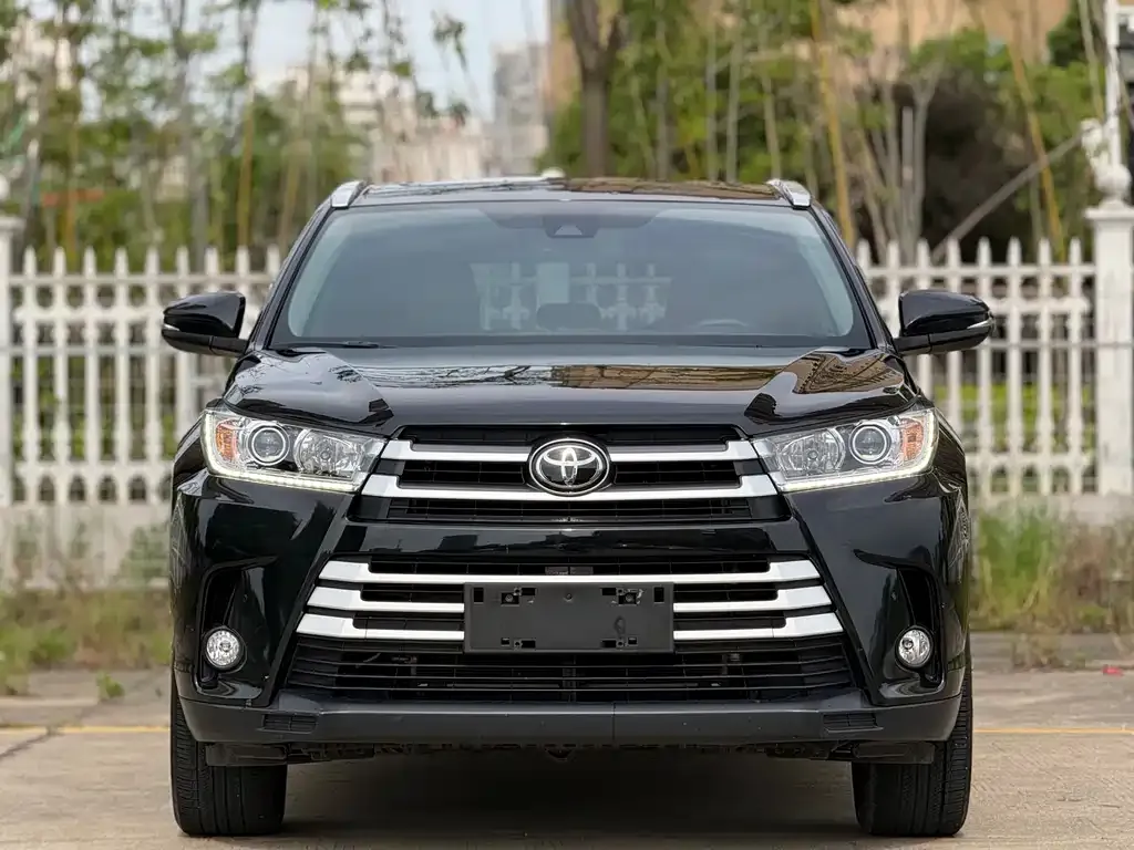 Toyota Highlander — фото 8