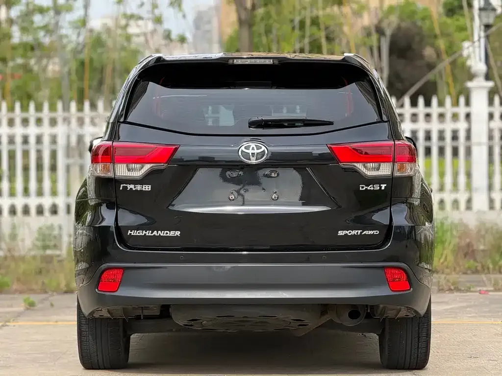 Toyota Highlander — фото 2