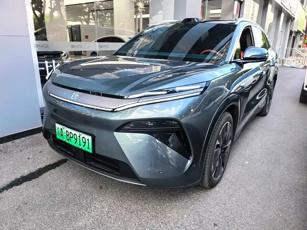 BYD Tang L — фото 1