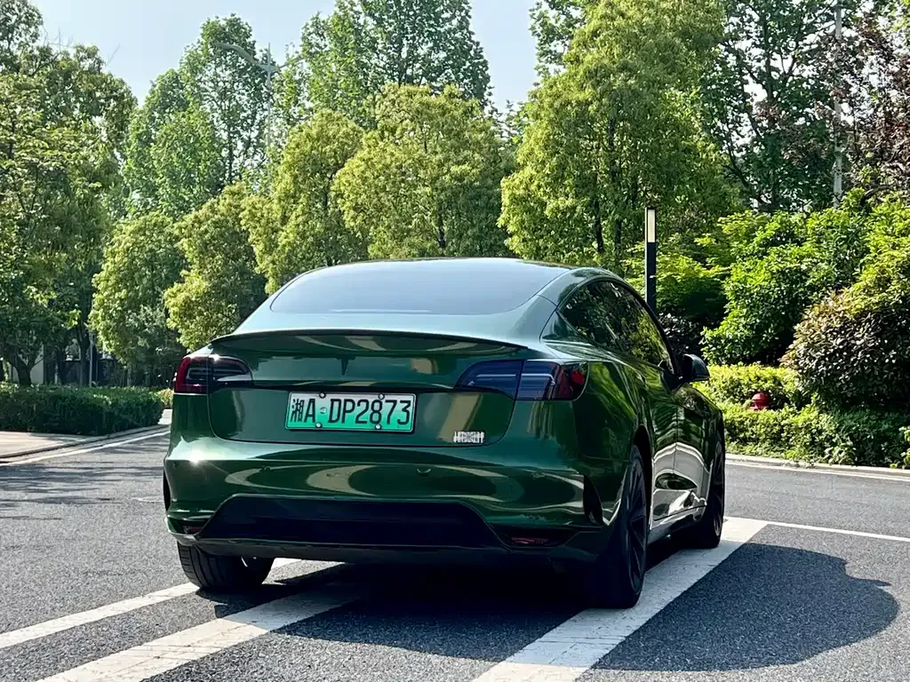 Tesla Model 3 — фото 5