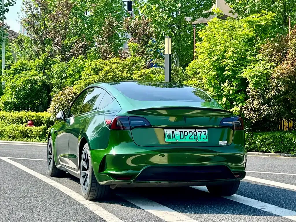 Tesla Model 3 — фото 9