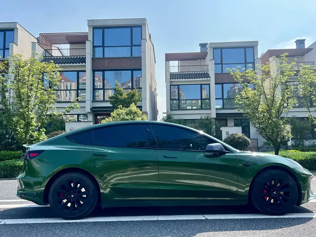 Tesla Model 3 — фото 8