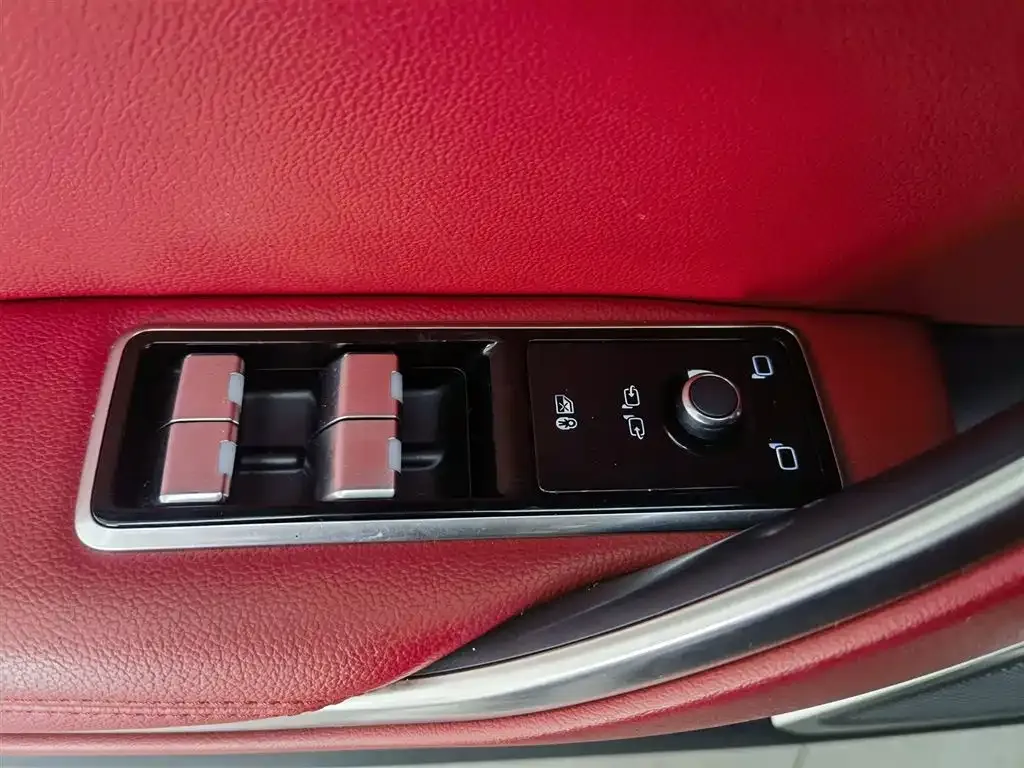 Jaguar XFL 2022 из CN, фото 10