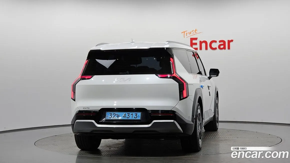 Kia EV9 — фото 2