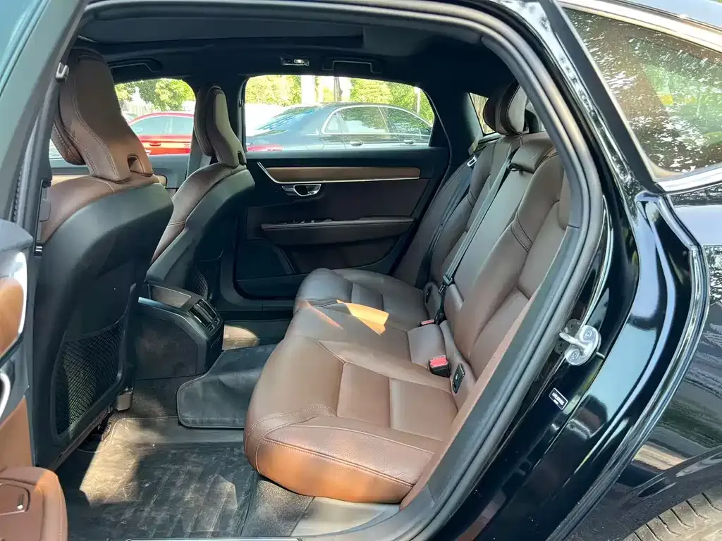 Volvo S90 2024 из CN, фото 3