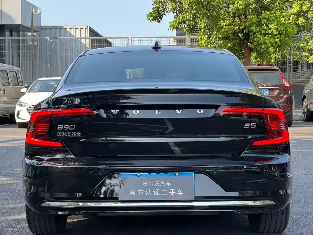 Volvo S90 2024 из CN, фото 5