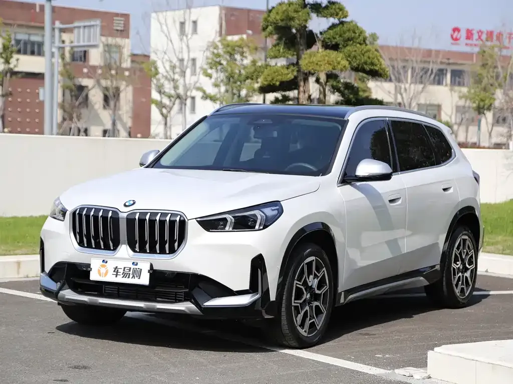 BMW X1 — фото 1
