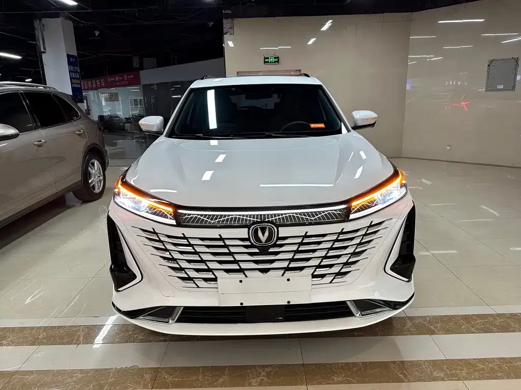 Changan CS75PLUS — фото 4