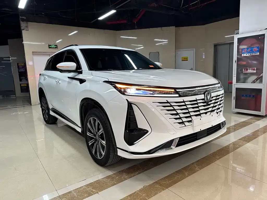 Changan CS75PLUS — фото 3