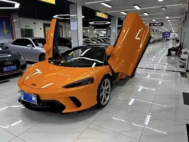 McLaren GT
