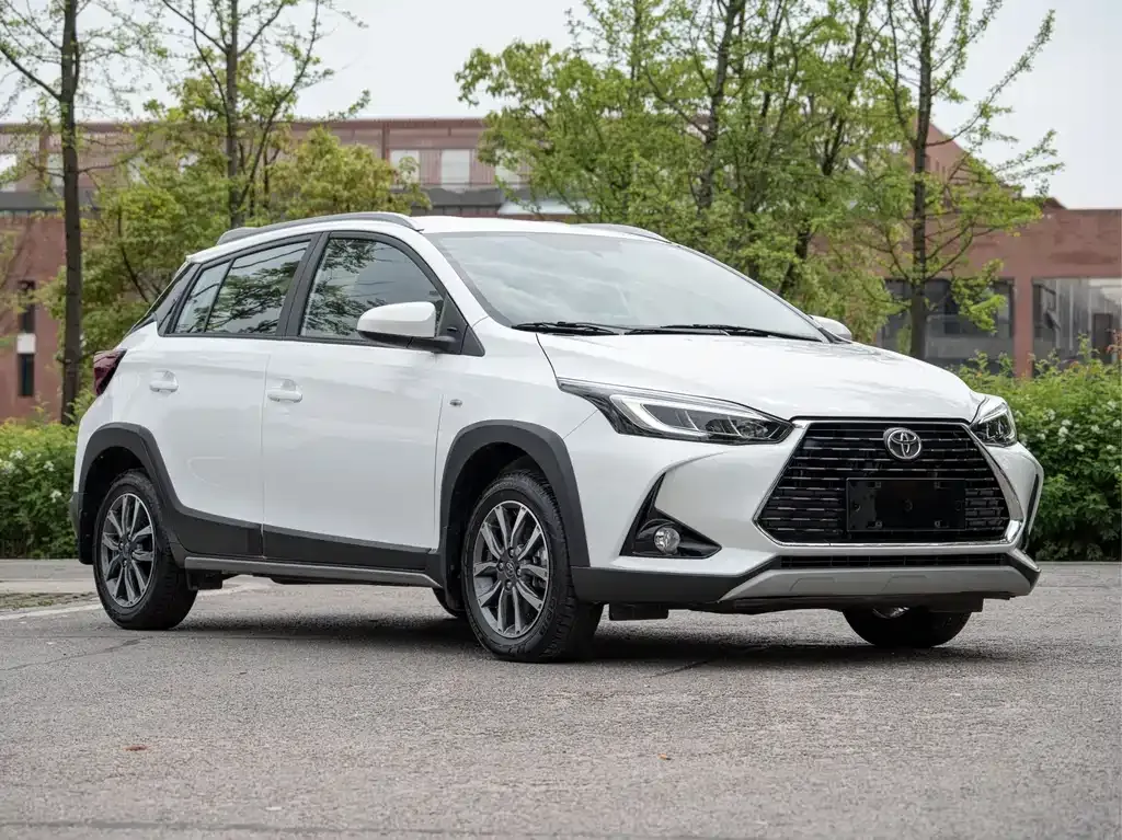 Toyota Yaris L — фото 9