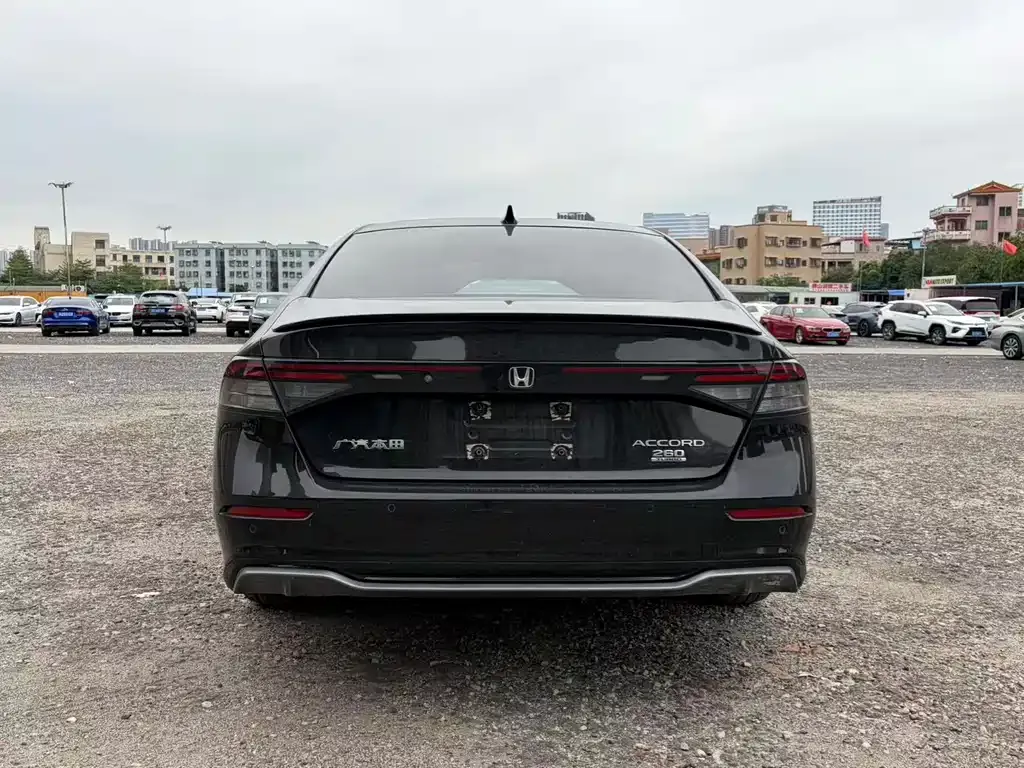 Honda Accord — фото 9