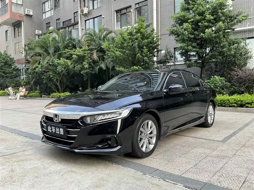 Honda Accord — фото 1