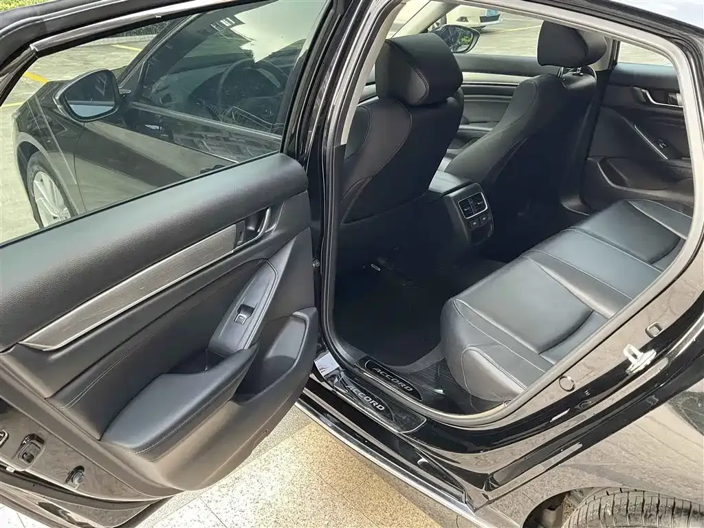 Honda Accord — фото 2