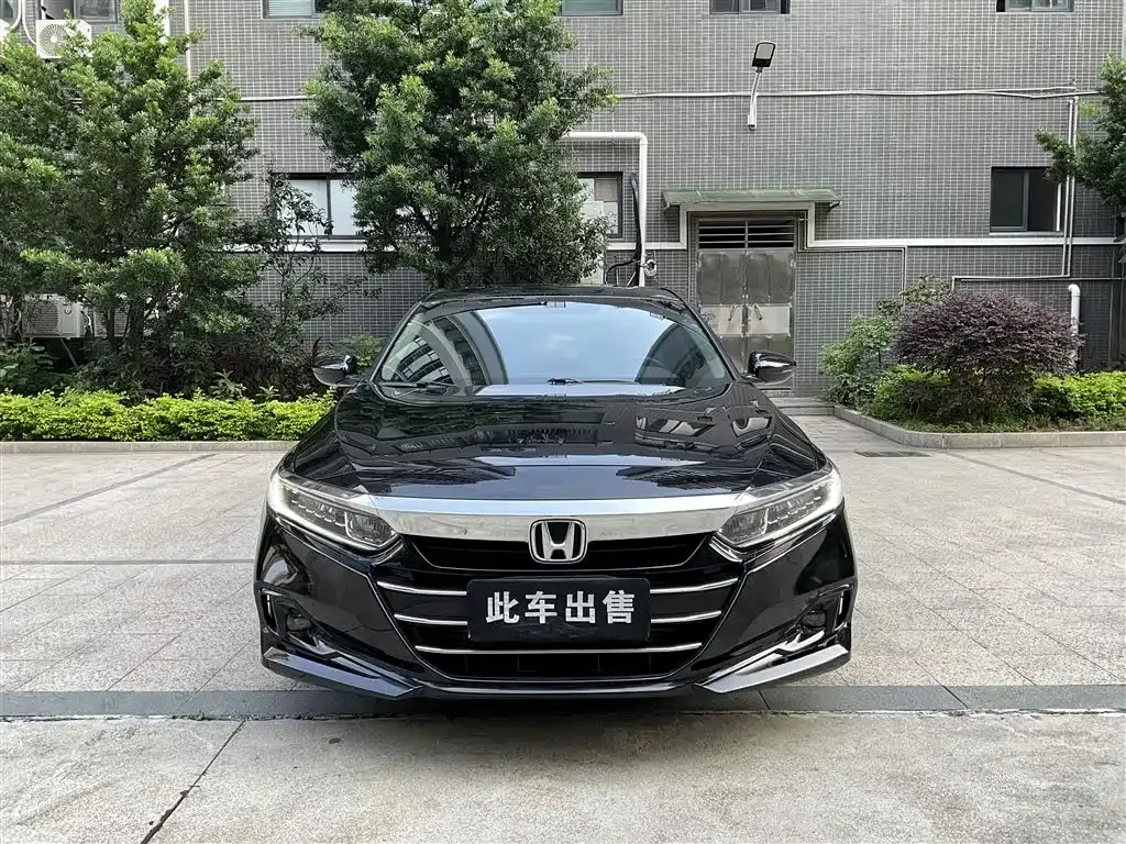 Honda Accord — фото 10