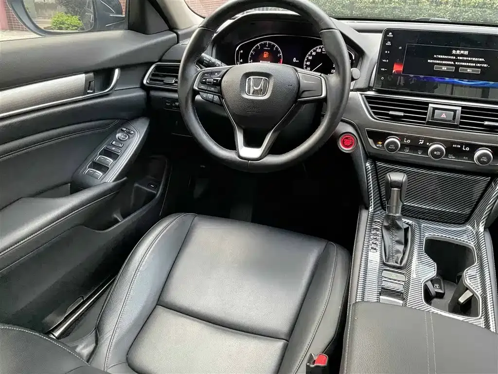 Honda Accord — фото 8