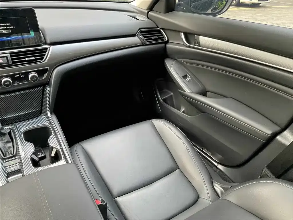 Honda Accord — фото 6