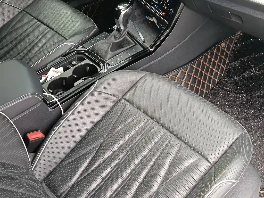 Volkswagen Passat — фото 10