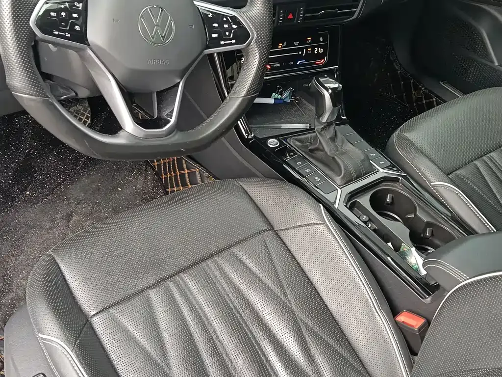 Volkswagen Passat — фото 8