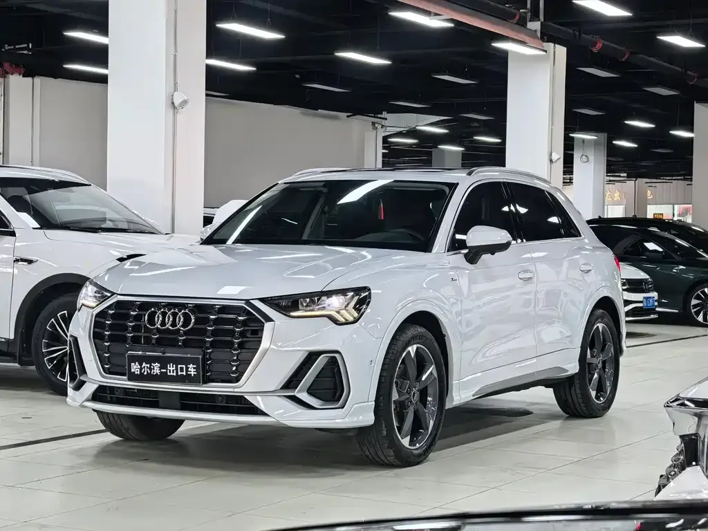 Audi Q3 — фото 1