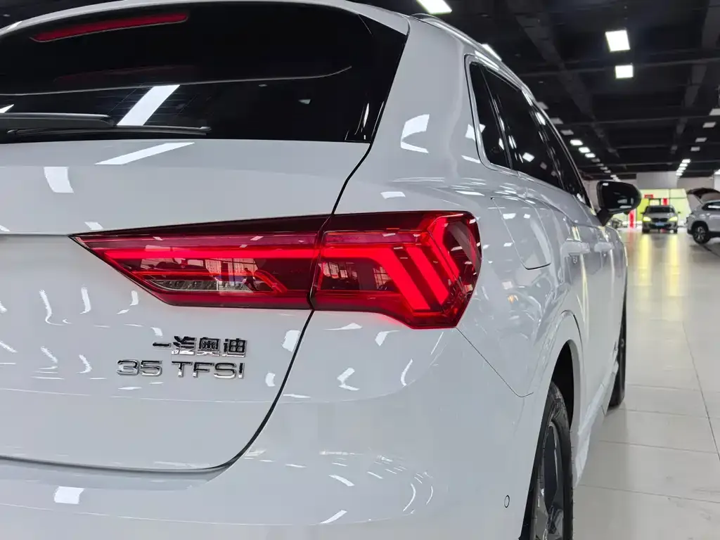 Audi Q3 — фото 6