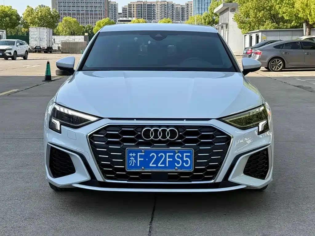 Audi A3 — фото 1