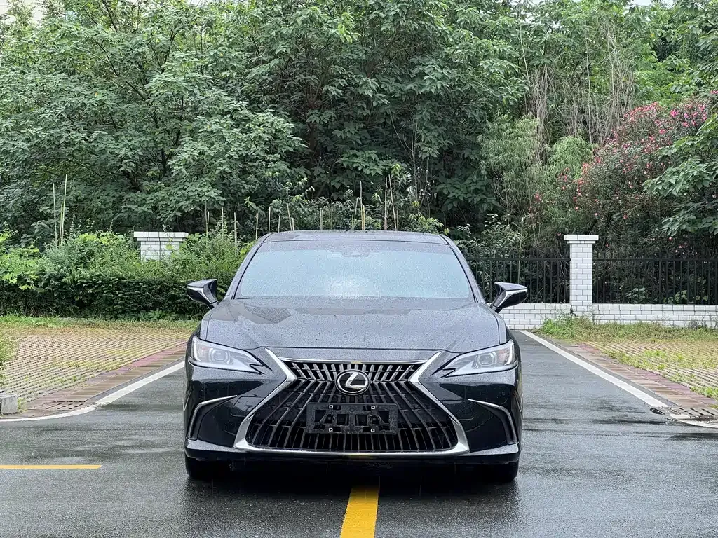 Lexus ES — фото 8