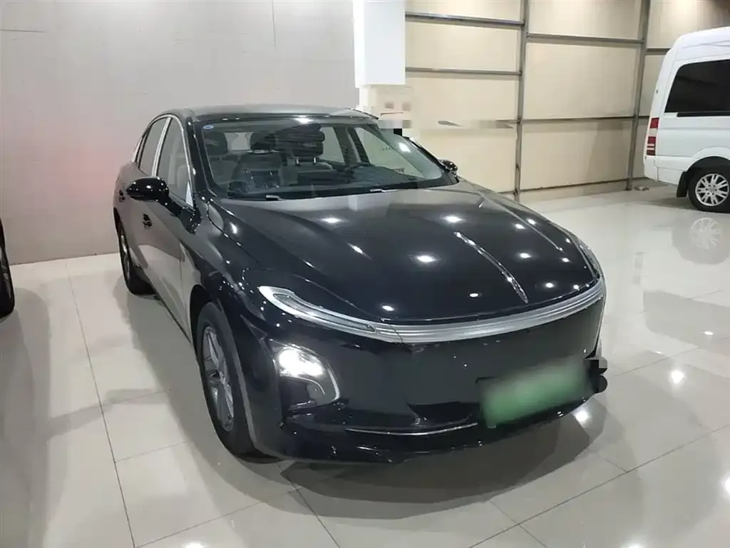 Hongqi E-QM5 — фото 4