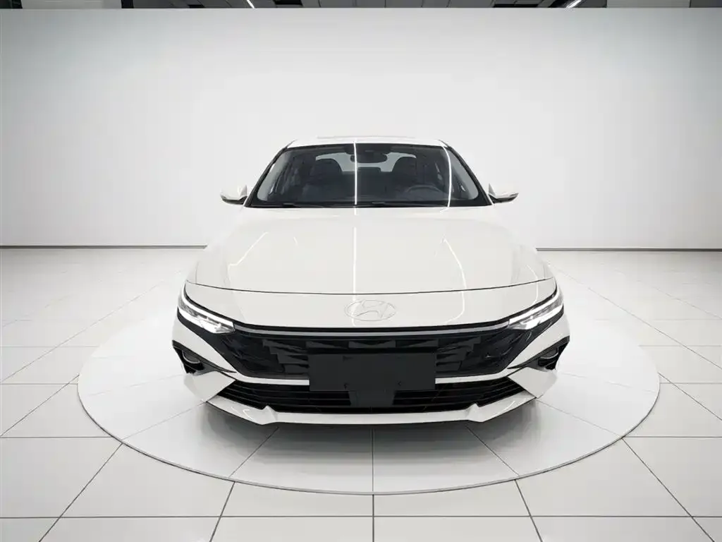 Hyundai Elantra — фото 4
