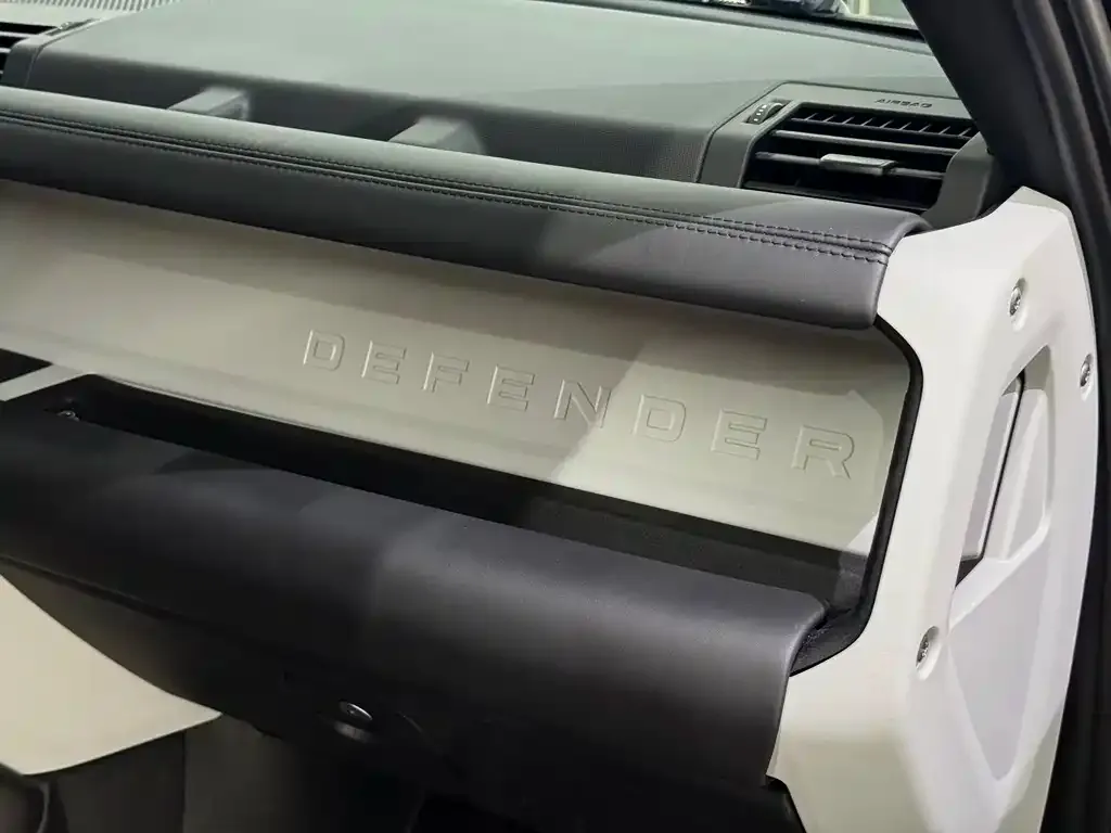 Land Rover Defender — фото 2