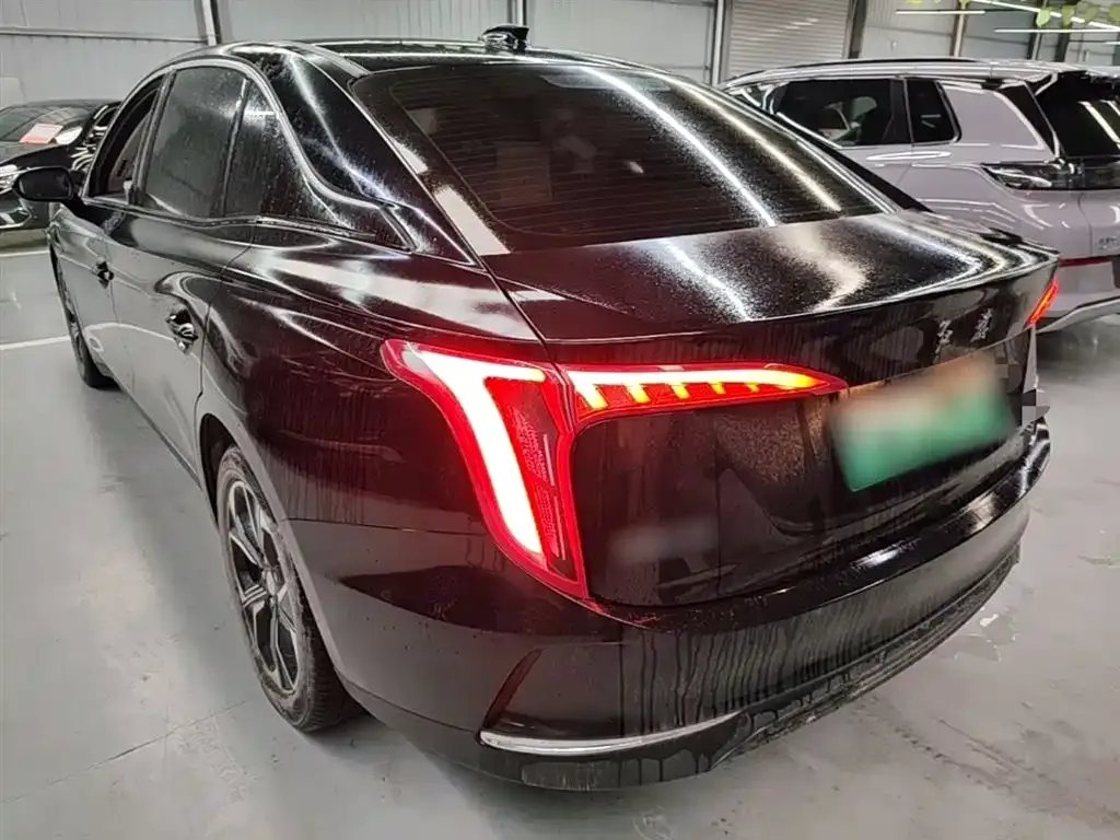 Hongqi E-QM5 2024 из CN, фото 6