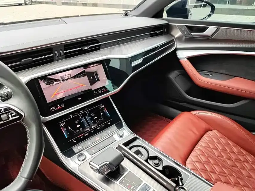 Audi A7L — фото 8