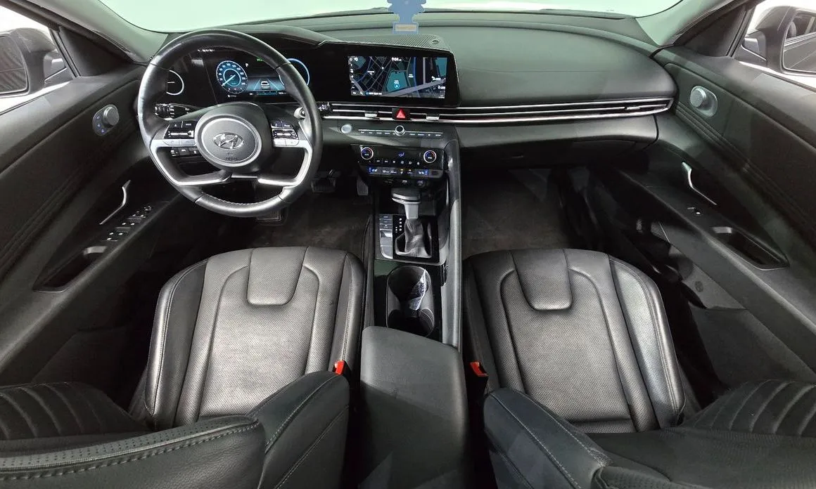 Hyundai AVANTE 2023 из KR, фото 2